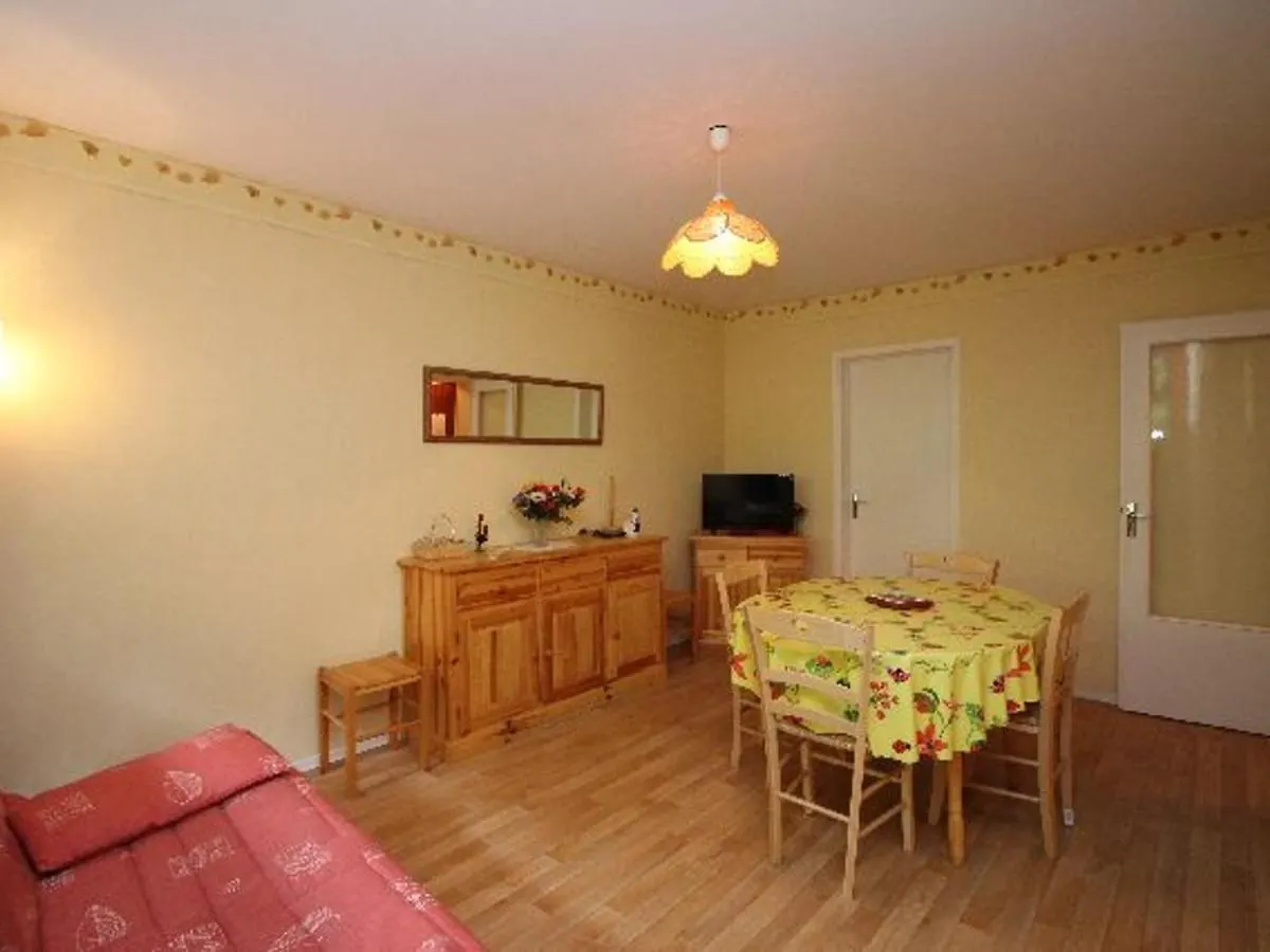 Apartment Mont Dore: T2 Avec Balcon Et Parking Prive - Fr-1-608-136